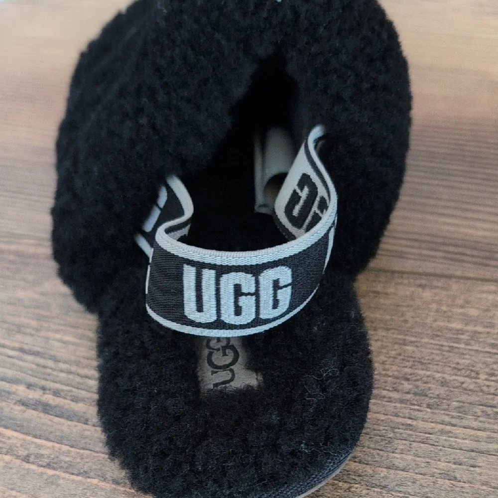 UGG Black Fluffy Slide Slippers Girl's 10